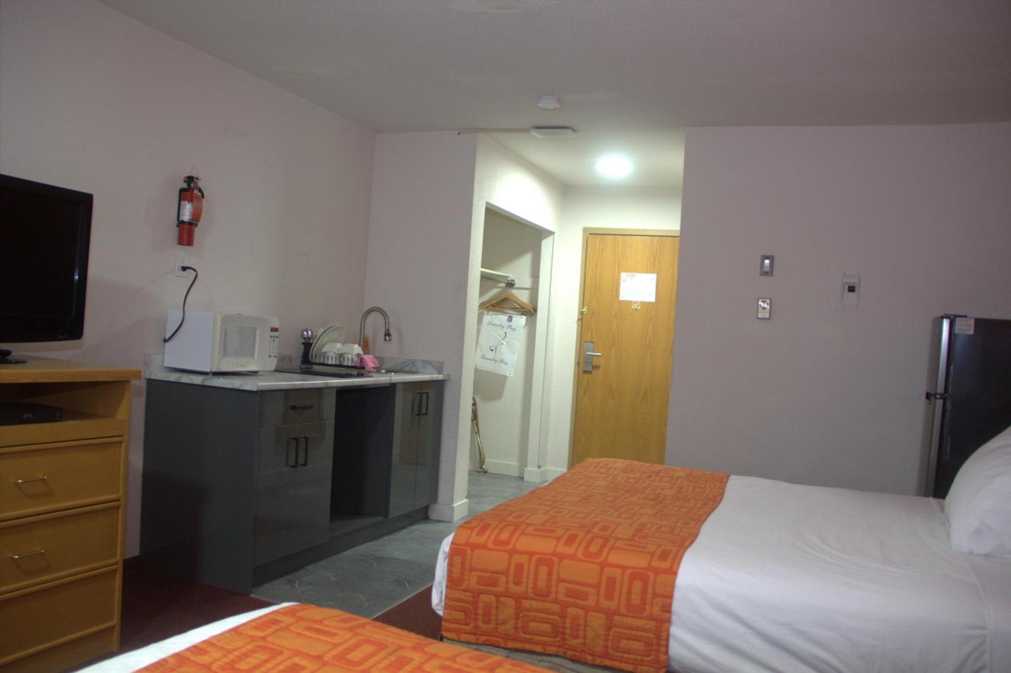 Howard Johnson By Wyndham Fort St. John מראה חיצוני תמונה