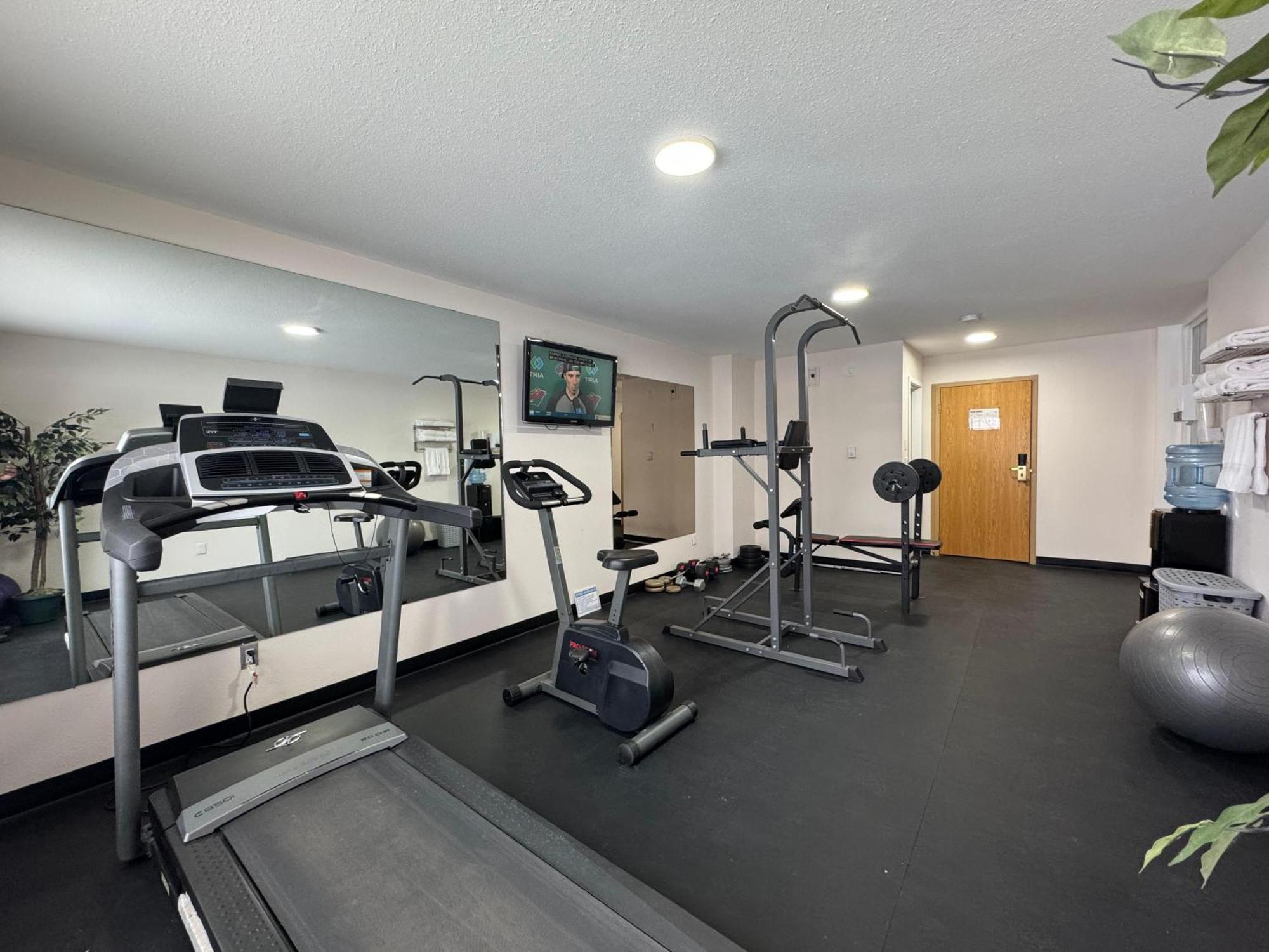 Howard Johnson By Wyndham Fort St. John מראה חיצוני תמונה