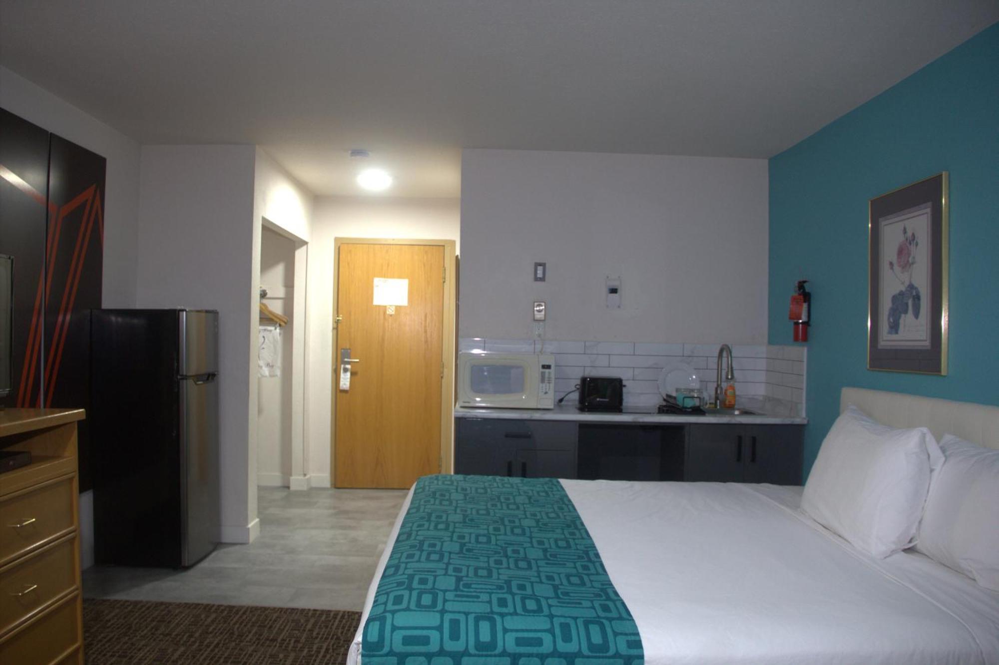 Howard Johnson By Wyndham Fort St. John מראה חיצוני תמונה