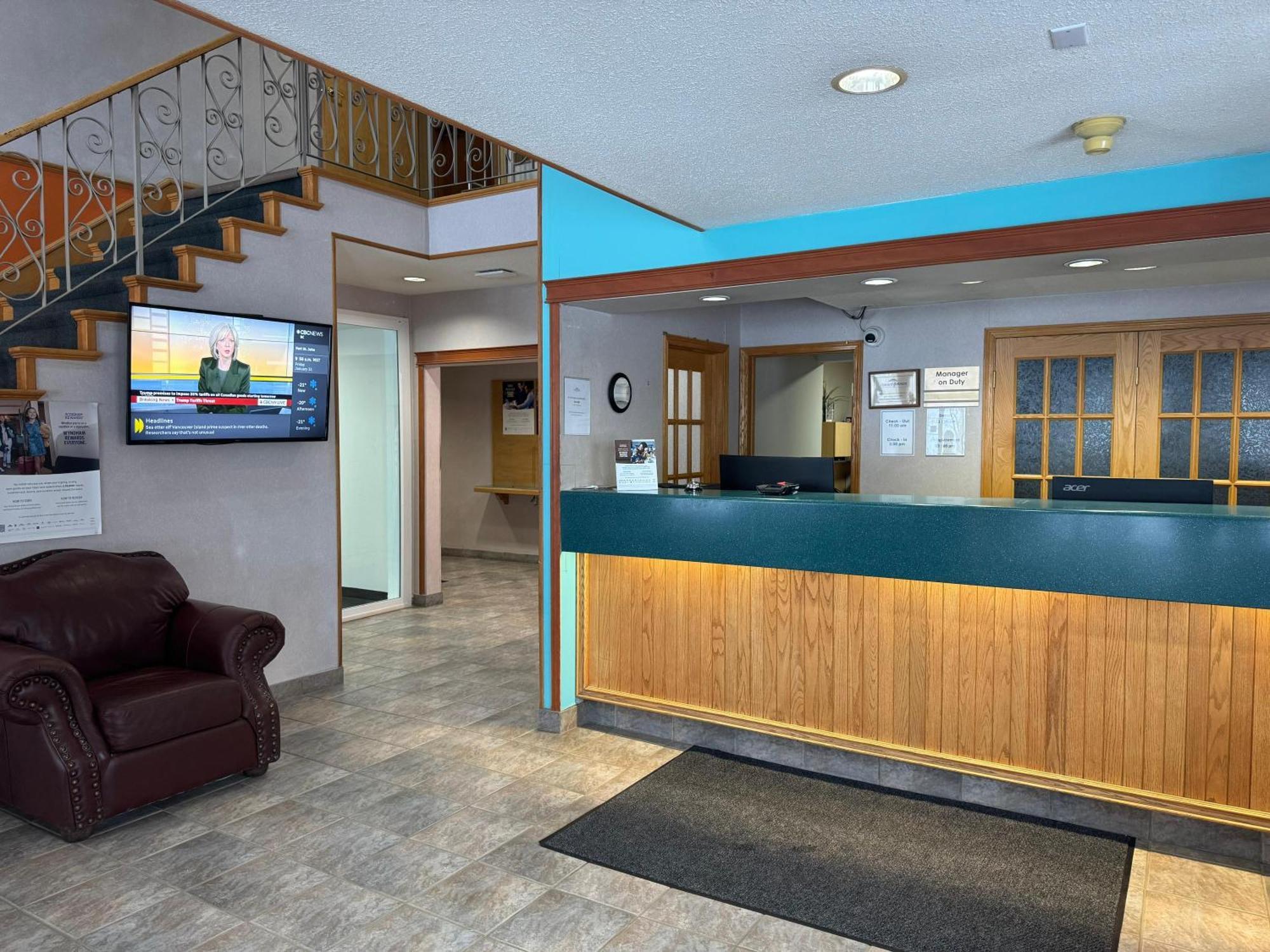 Howard Johnson By Wyndham Fort St. John מראה חיצוני תמונה