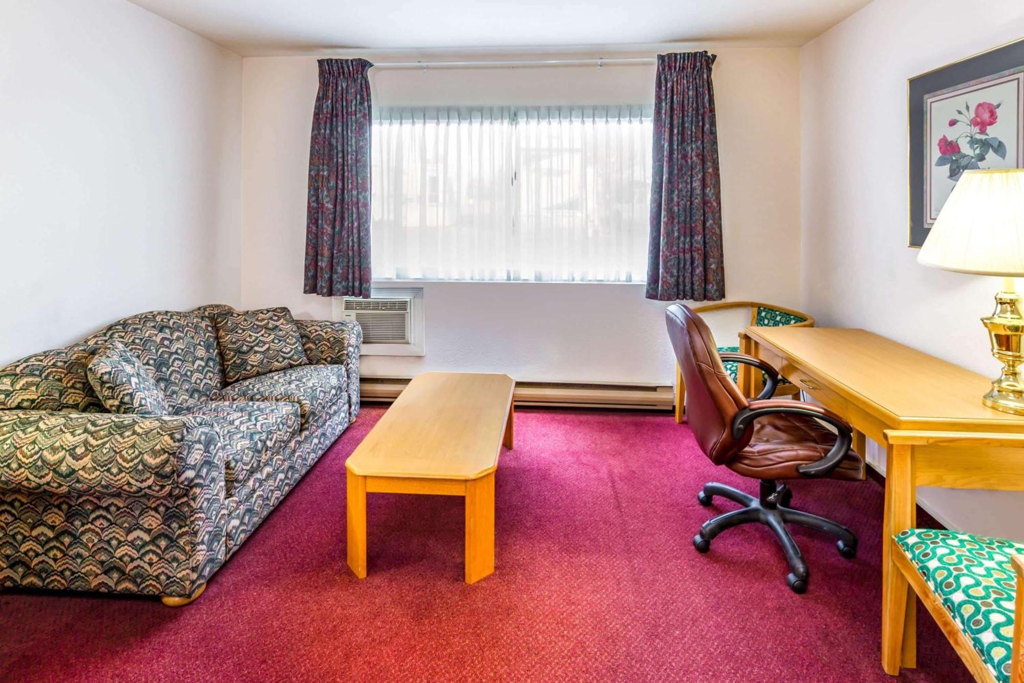 Howard Johnson By Wyndham Fort St. John מראה חיצוני תמונה