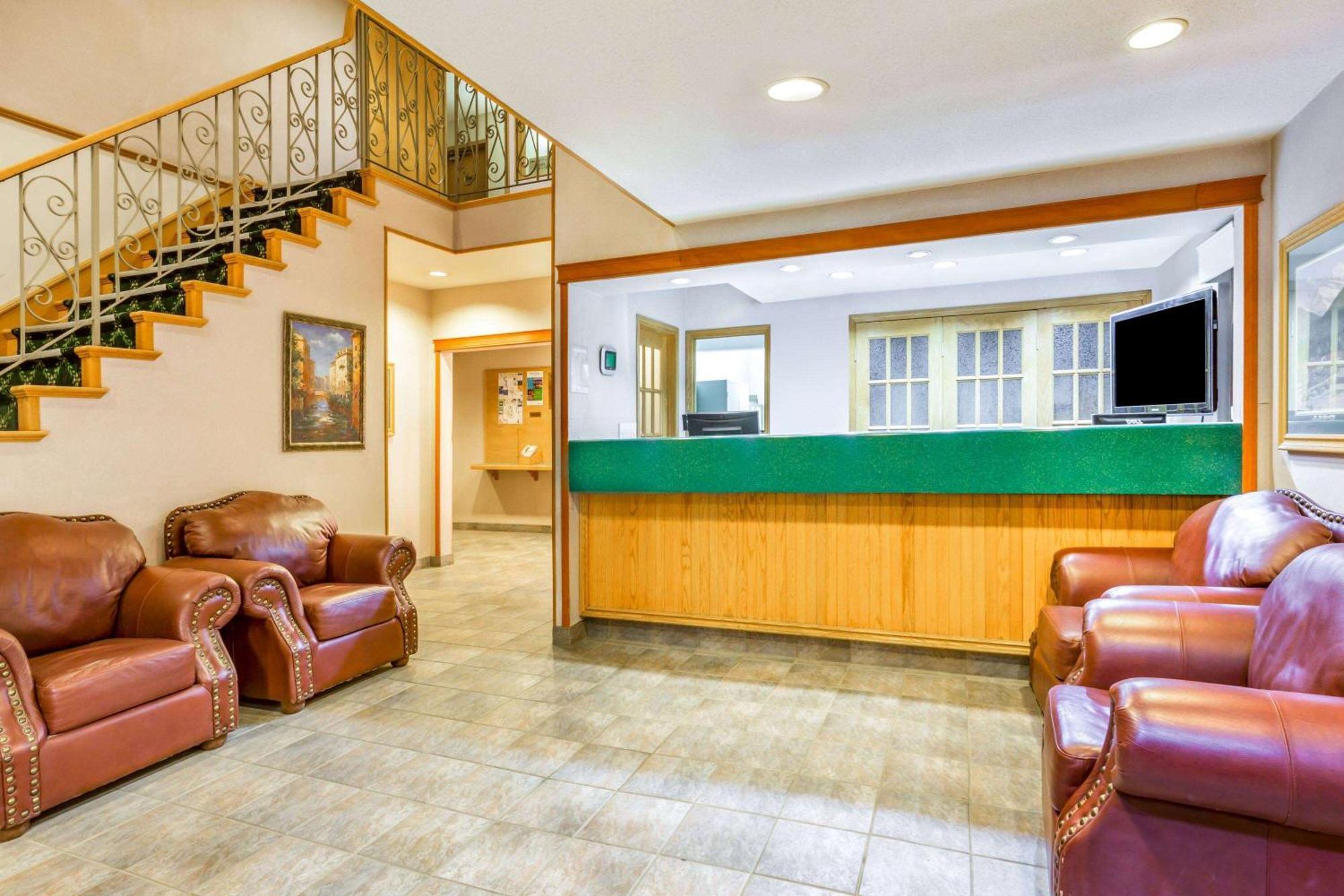 Howard Johnson By Wyndham Fort St. John מראה חיצוני תמונה