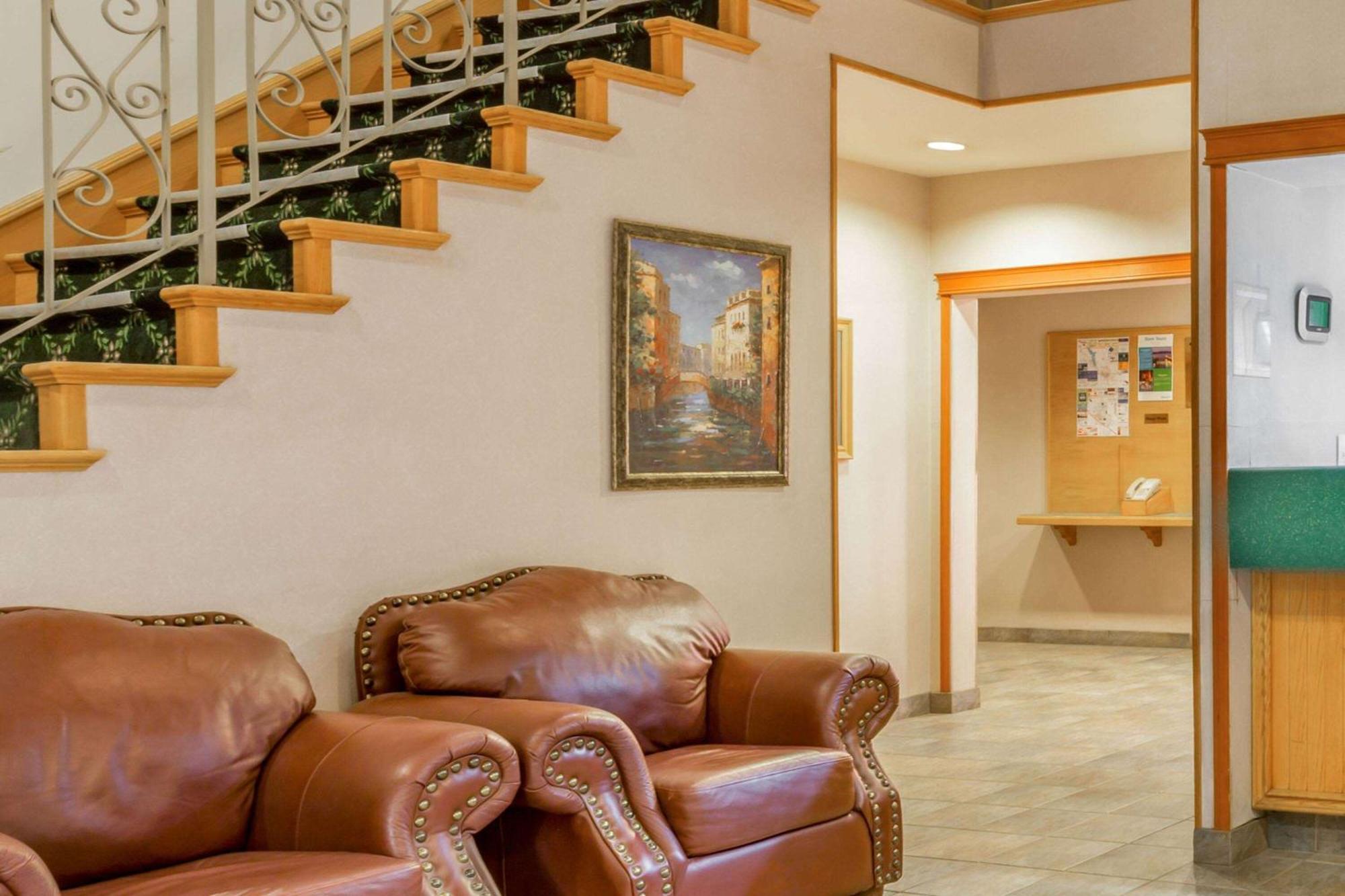 Howard Johnson By Wyndham Fort St. John מראה חיצוני תמונה