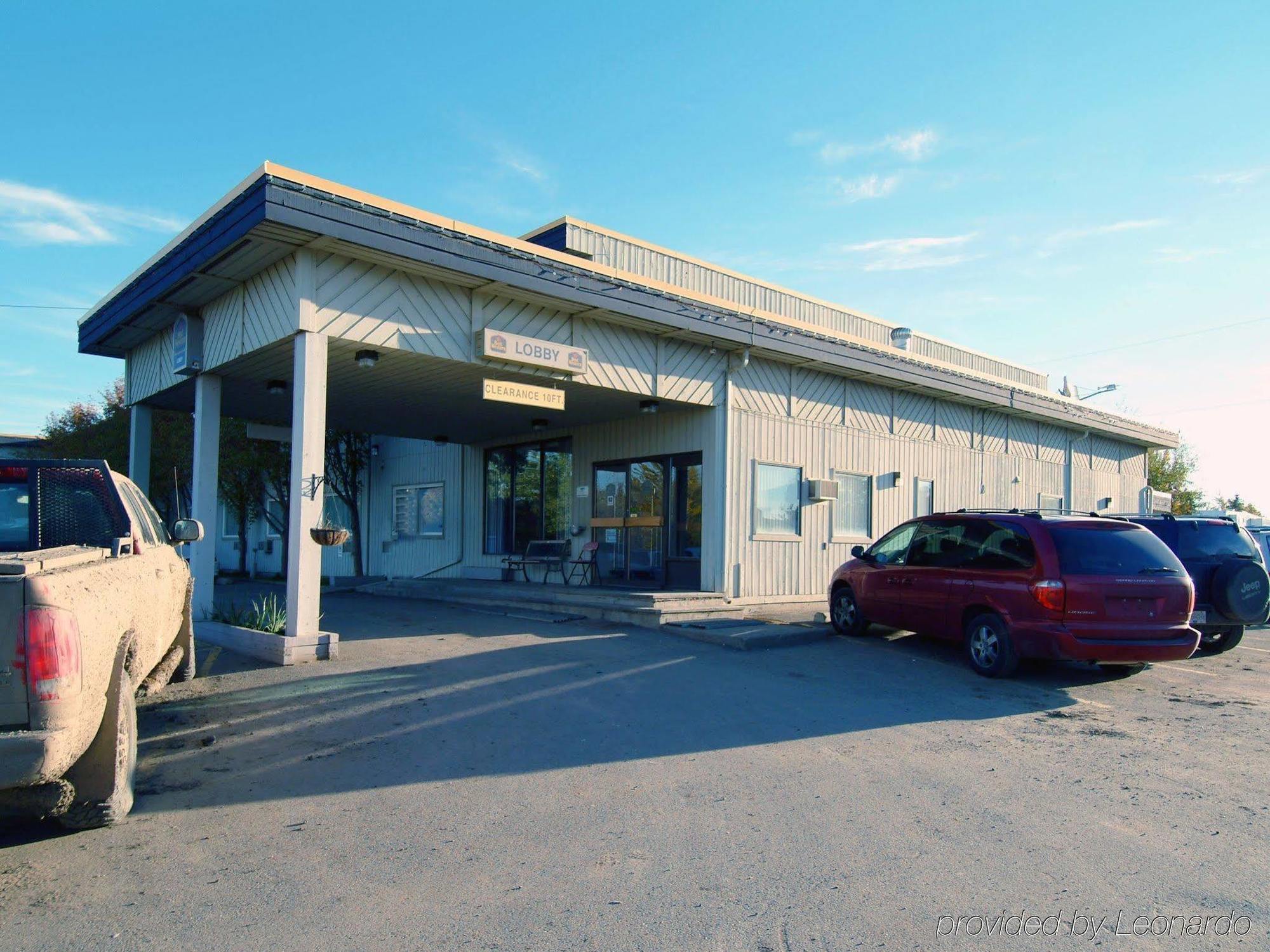 Howard Johnson By Wyndham Fort St. John מראה חיצוני תמונה