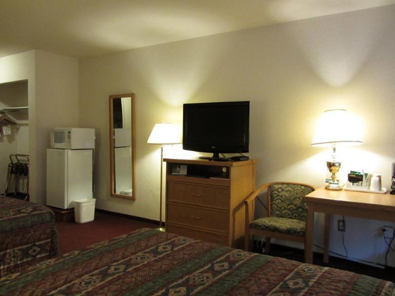 Howard Johnson By Wyndham Fort St. John מראה חיצוני תמונה
