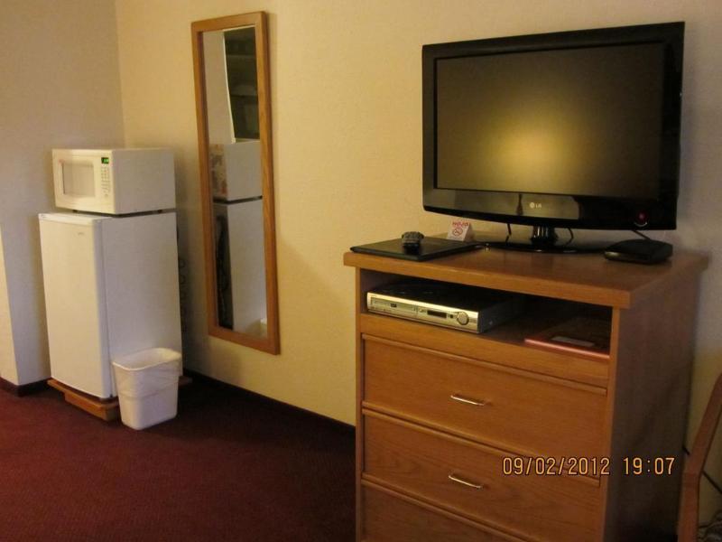 Howard Johnson By Wyndham Fort St. John מראה חיצוני תמונה